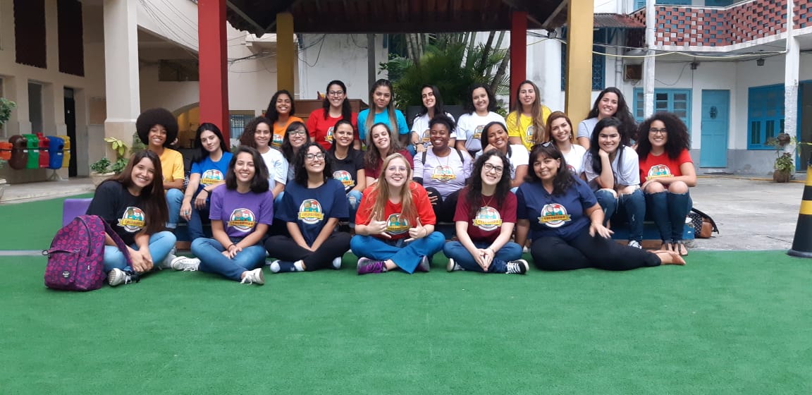 Projeto "Colorindo Vidas" no abrigo para crianças União das Operárias de Jesus. Coordenação da equipe de Psicologia.